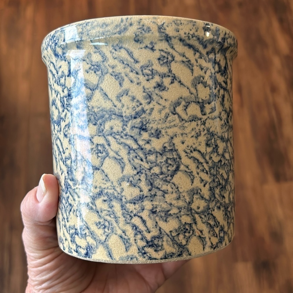 Roseville Ohio Blue Spongewear Pottery High Jar Quart